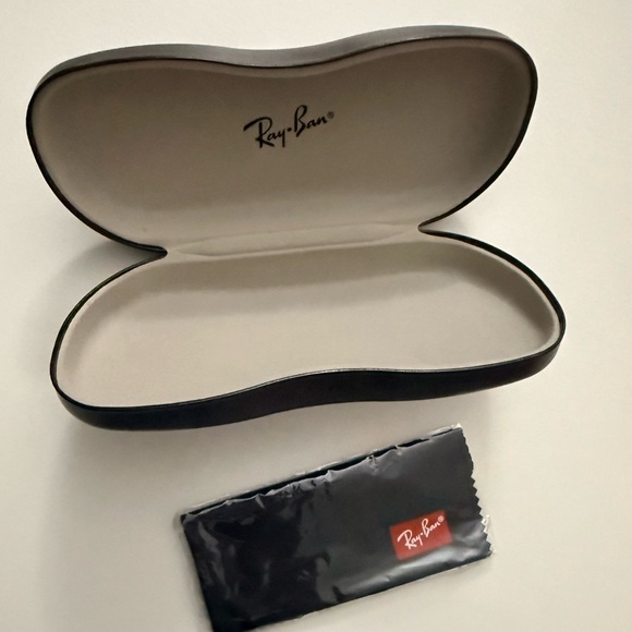 Ray-Ban Black Hardshell Eyewear Case with Cleaning Cloth - Picture 2 of 3